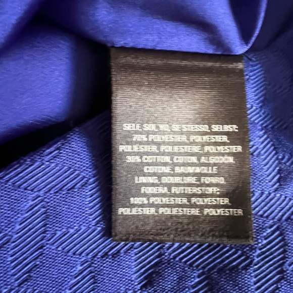 Beautiful Textured HD in Paris Dress - Picture 3 of 10